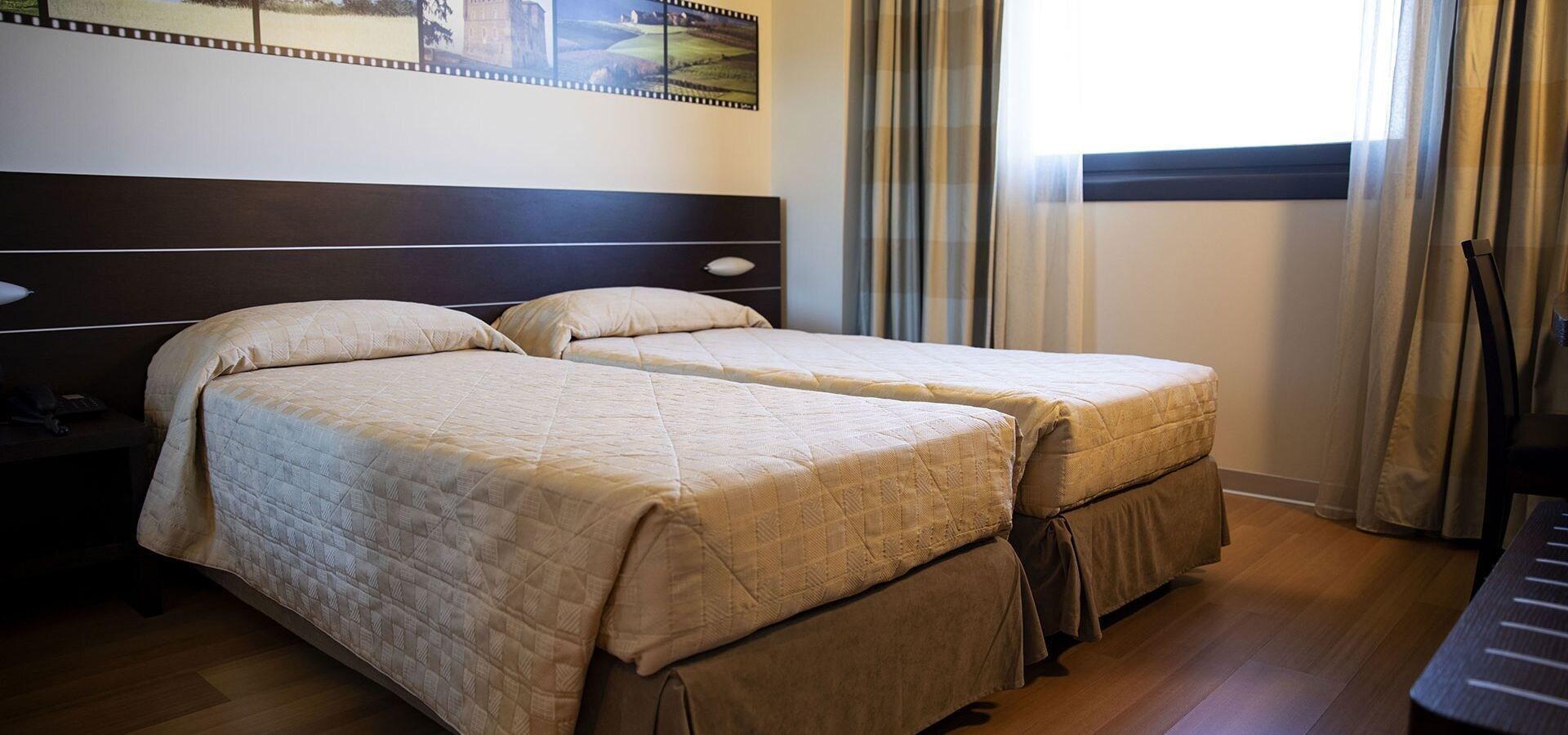 Castahotel Castagnito ภายนอก รูปภาพ