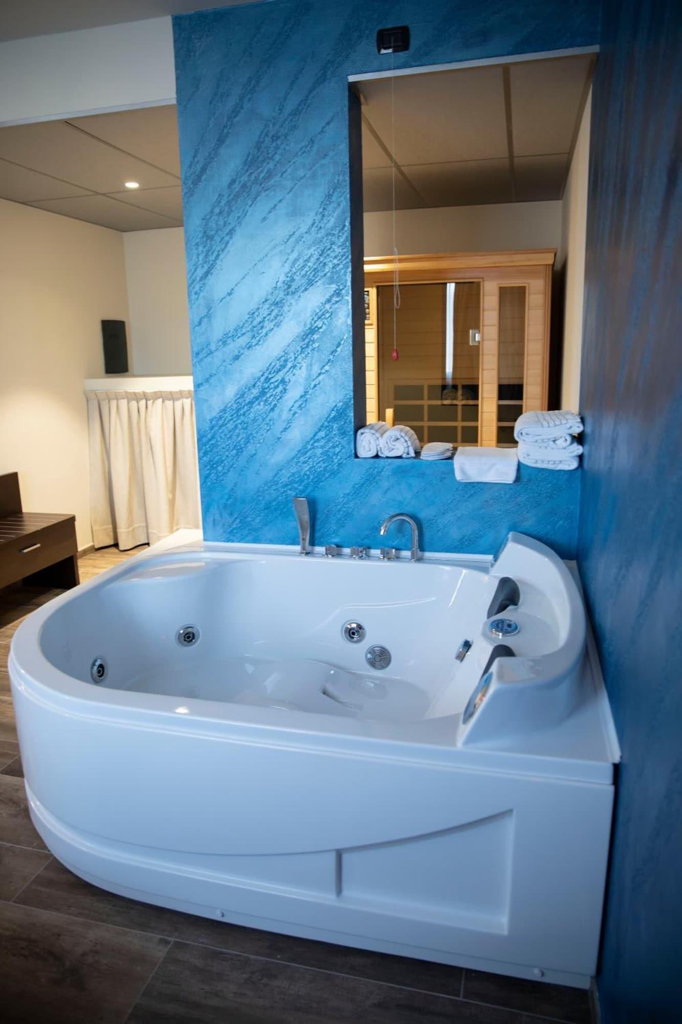 Castahotel Castagnito ภายนอก รูปภาพ