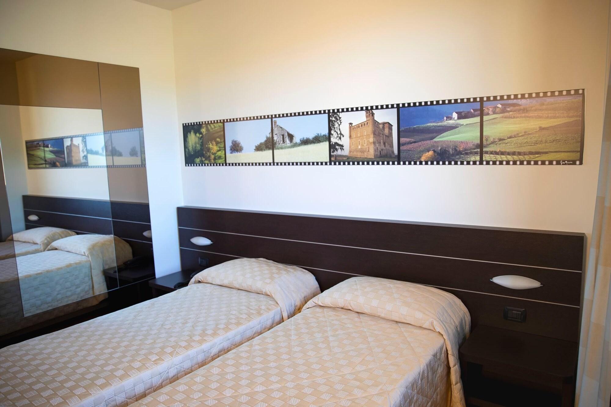 Castahotel Castagnito ภายนอก รูปภาพ