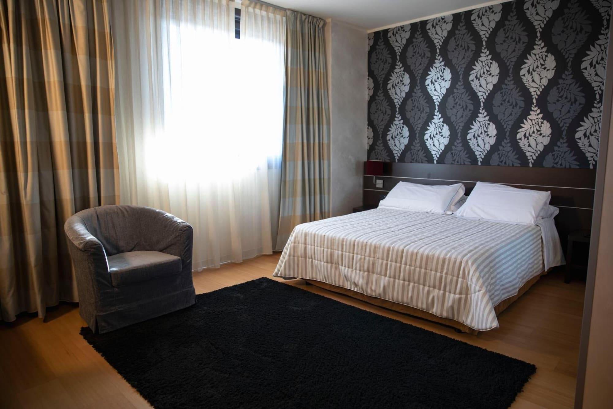 Castahotel Castagnito ภายนอก รูปภาพ