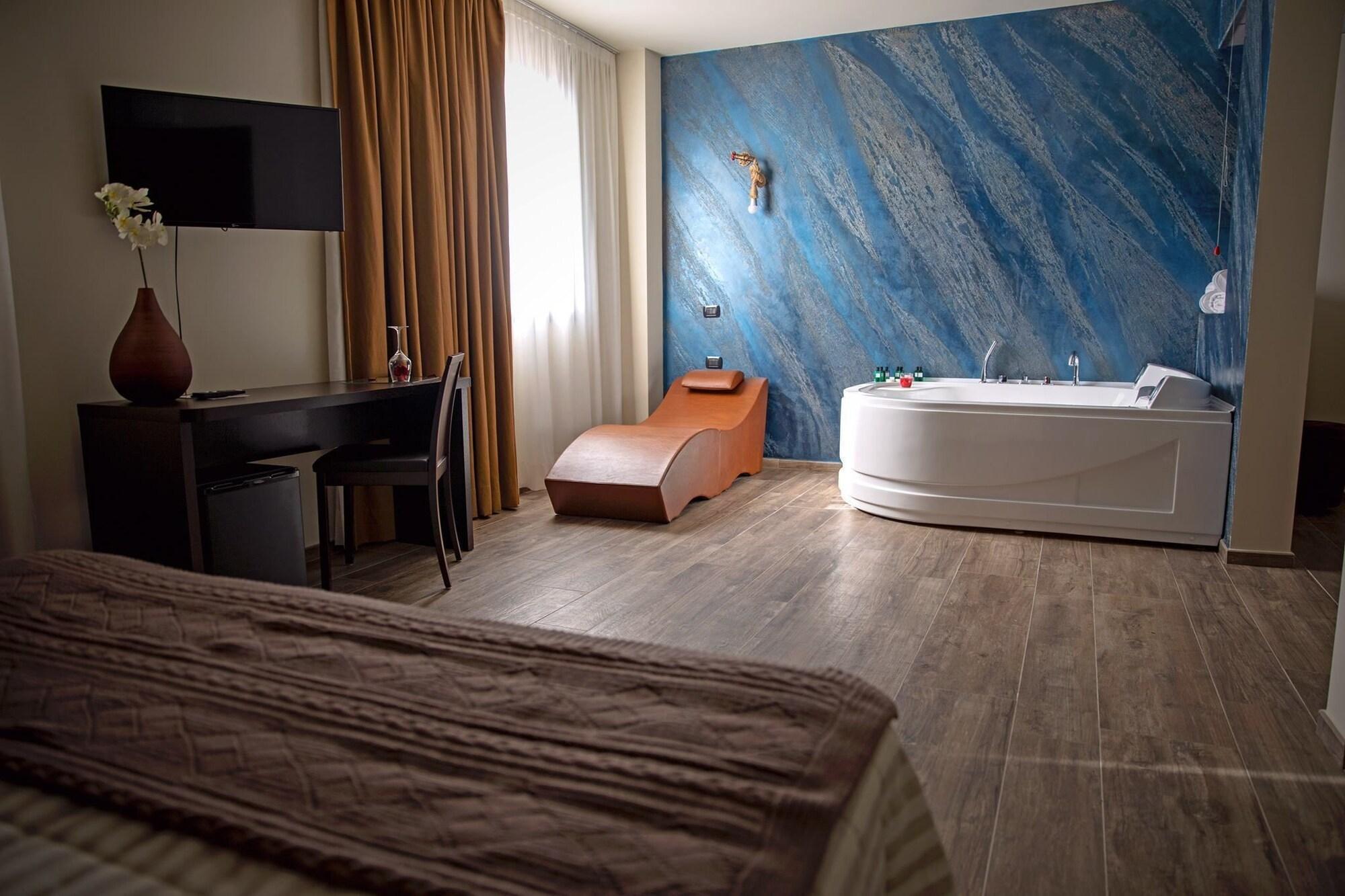 Castahotel Castagnito ภายนอก รูปภาพ