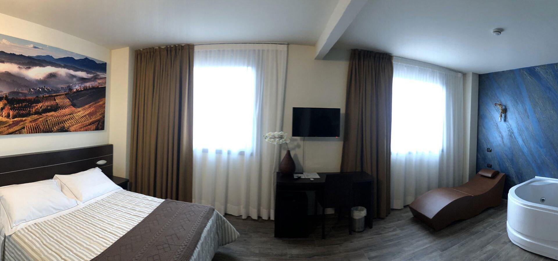 Castahotel Castagnito ภายนอก รูปภาพ